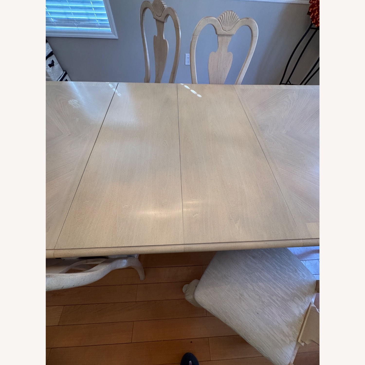 Stanley Endeavor Dining Table & Chairs - image-4