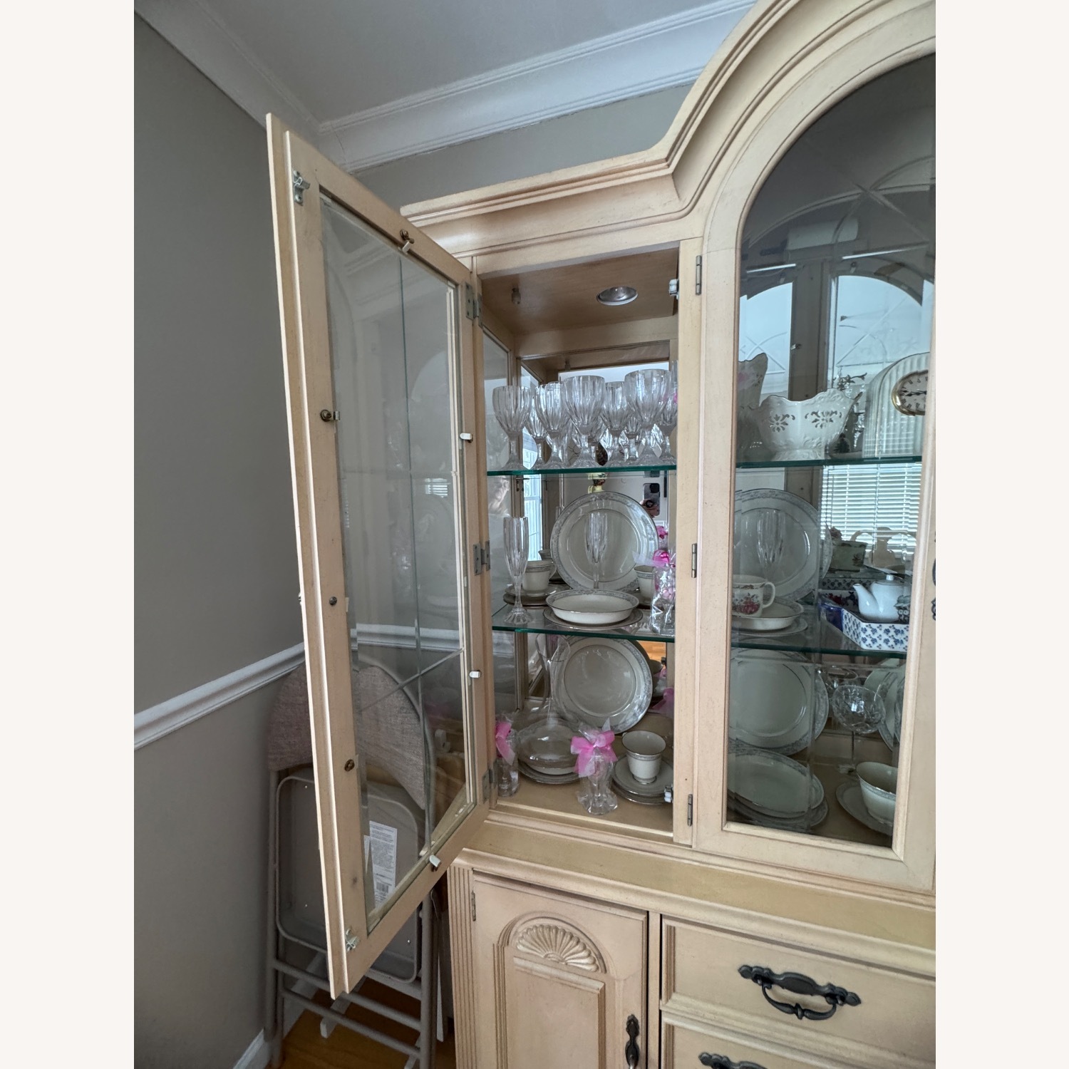 Stanley Endeavor China Cabinet - image-4