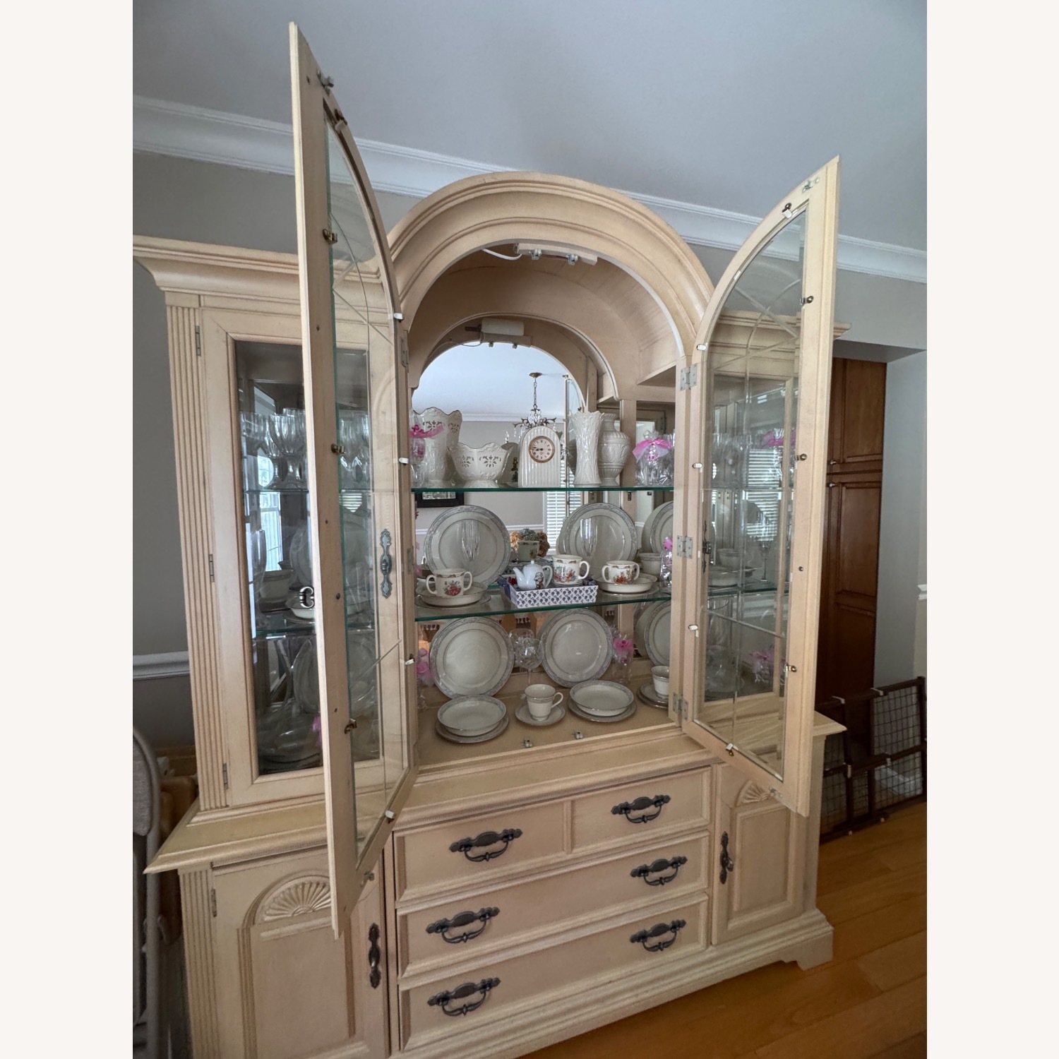 Stanley Endeavor China Cabinet - image-3