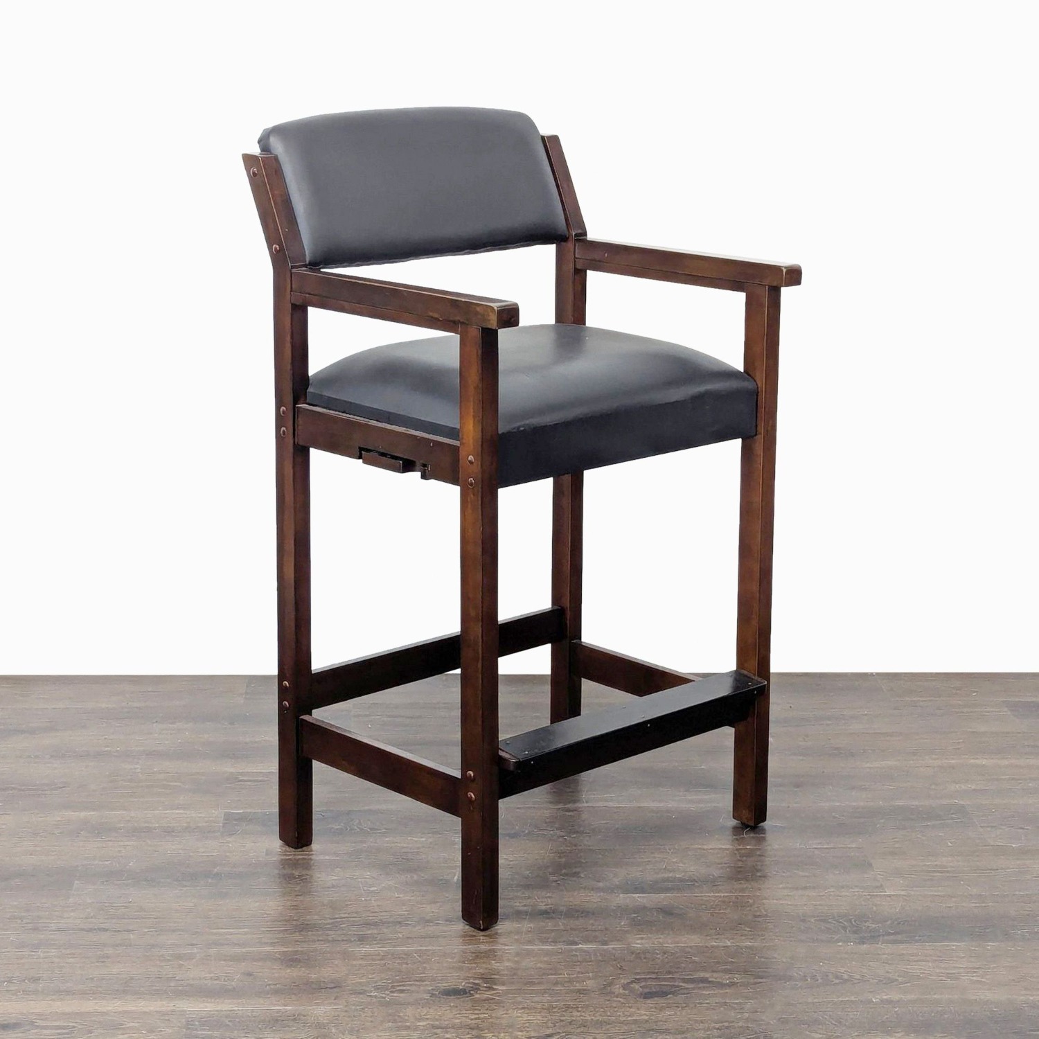 BlueWave Hathaway Cambridge Spectator Chair - image-3