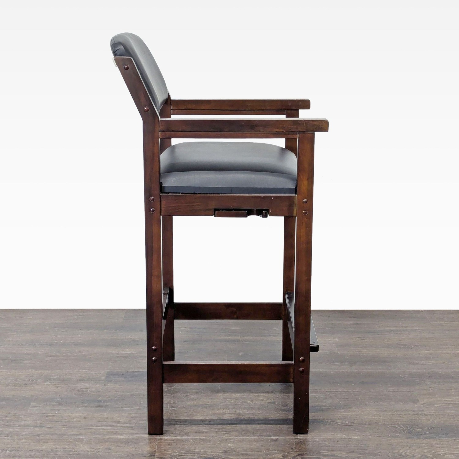 BlueWave Hathaway Cambridge Spectator Chair - image-5