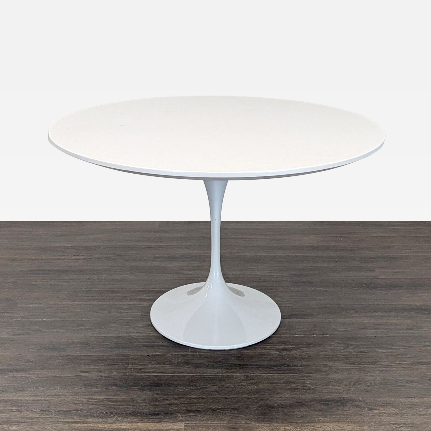 Rove Concepts Oval Tulip Table in White Lacquer - image-5