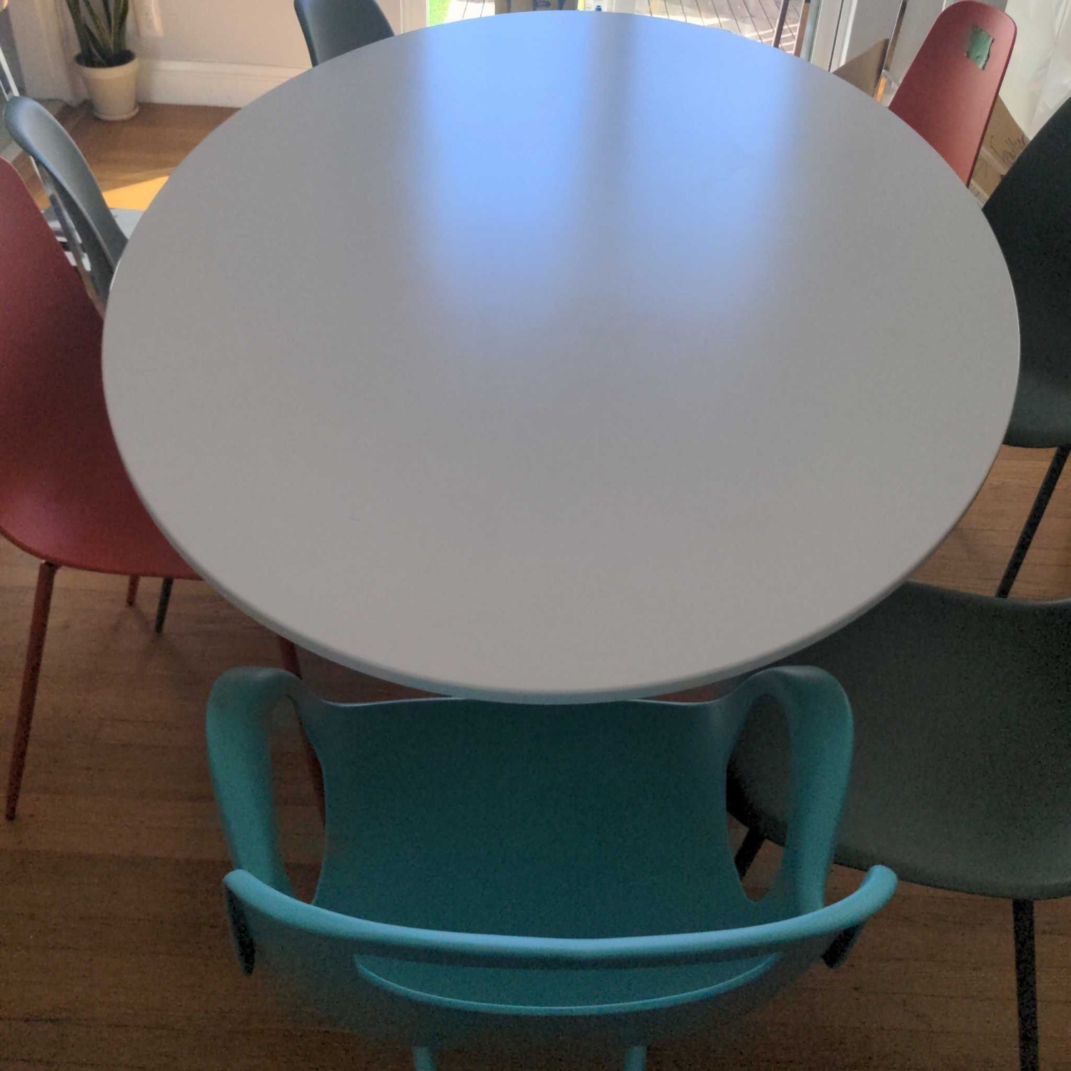 Rove Concepts Oval Tulip Table in White Lacquer - image-2