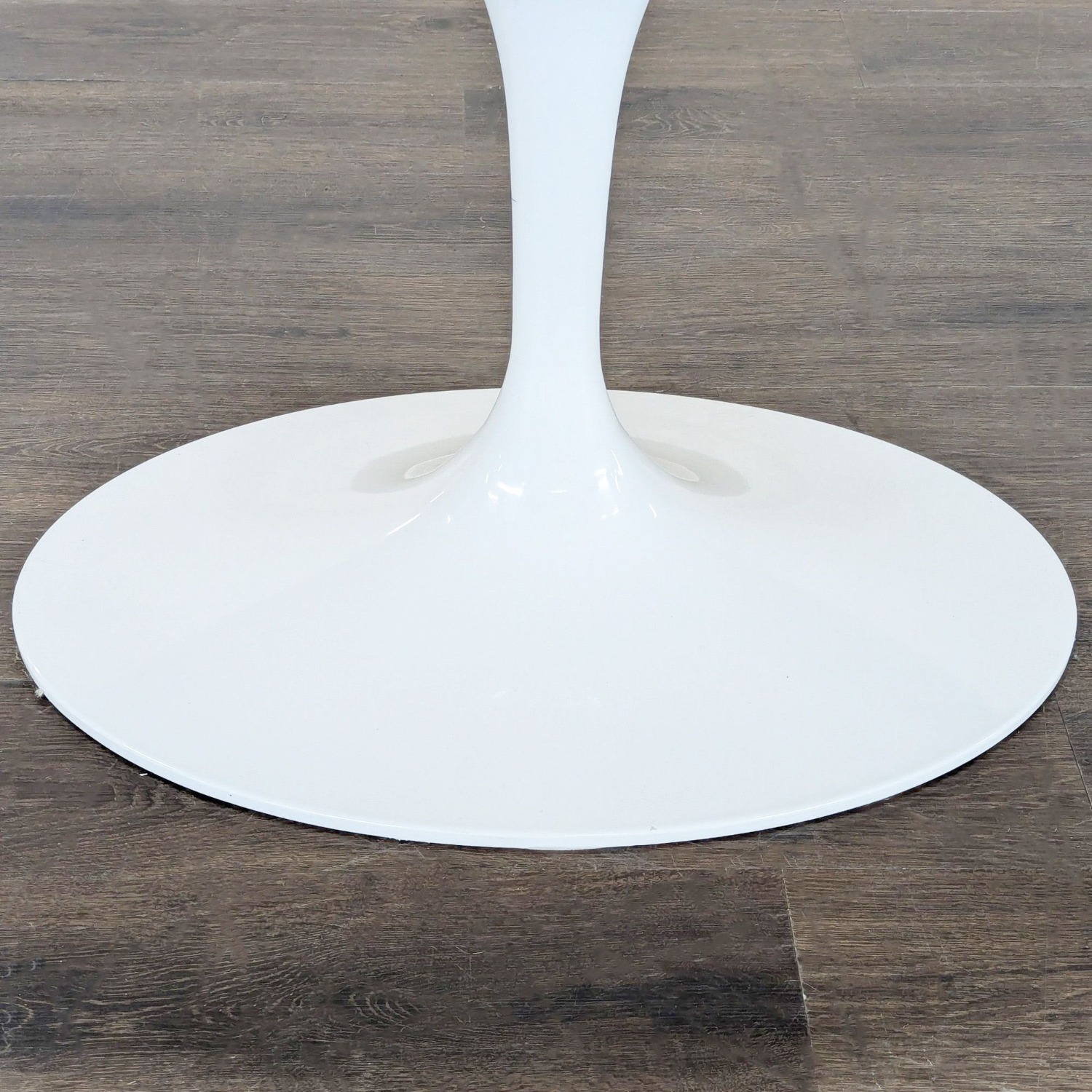 Rove Concepts Oval Tulip Table in White Lacquer - image-6