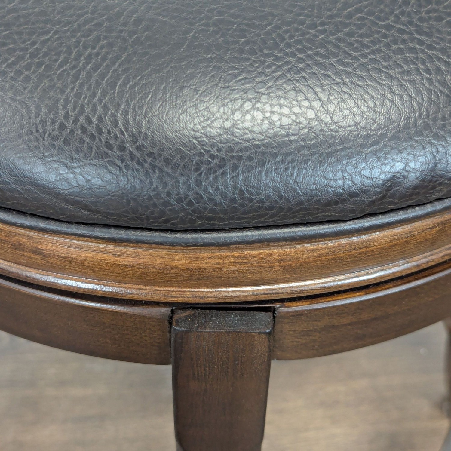 Ashley Furniture Porter Swivel Bar Stool - image-7