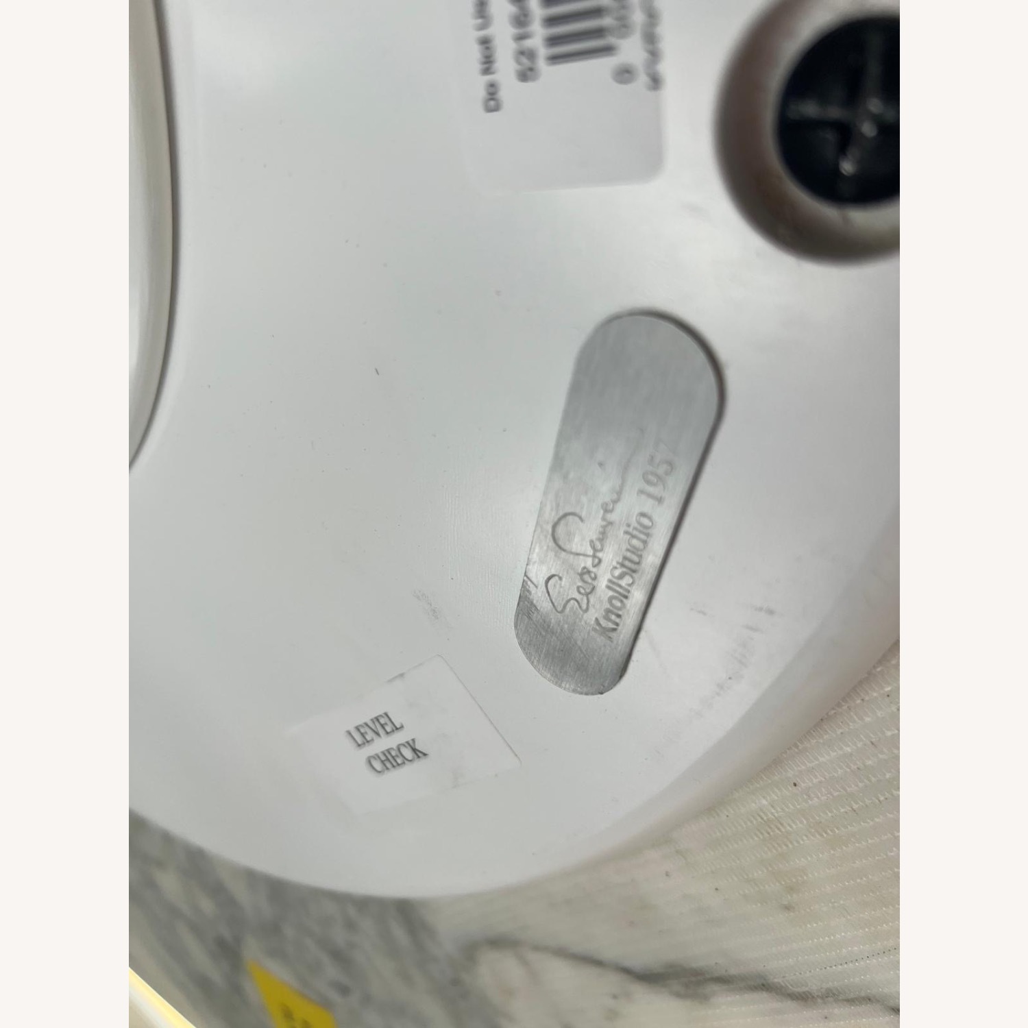 Knoll Saarinen Dining Round Table - image-6