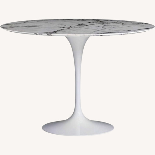 Used Knoll Saarinen Dining Round Table  for sale on AptDeco