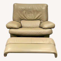 Comfortable Natuzzi Leather Swivel Recliner
