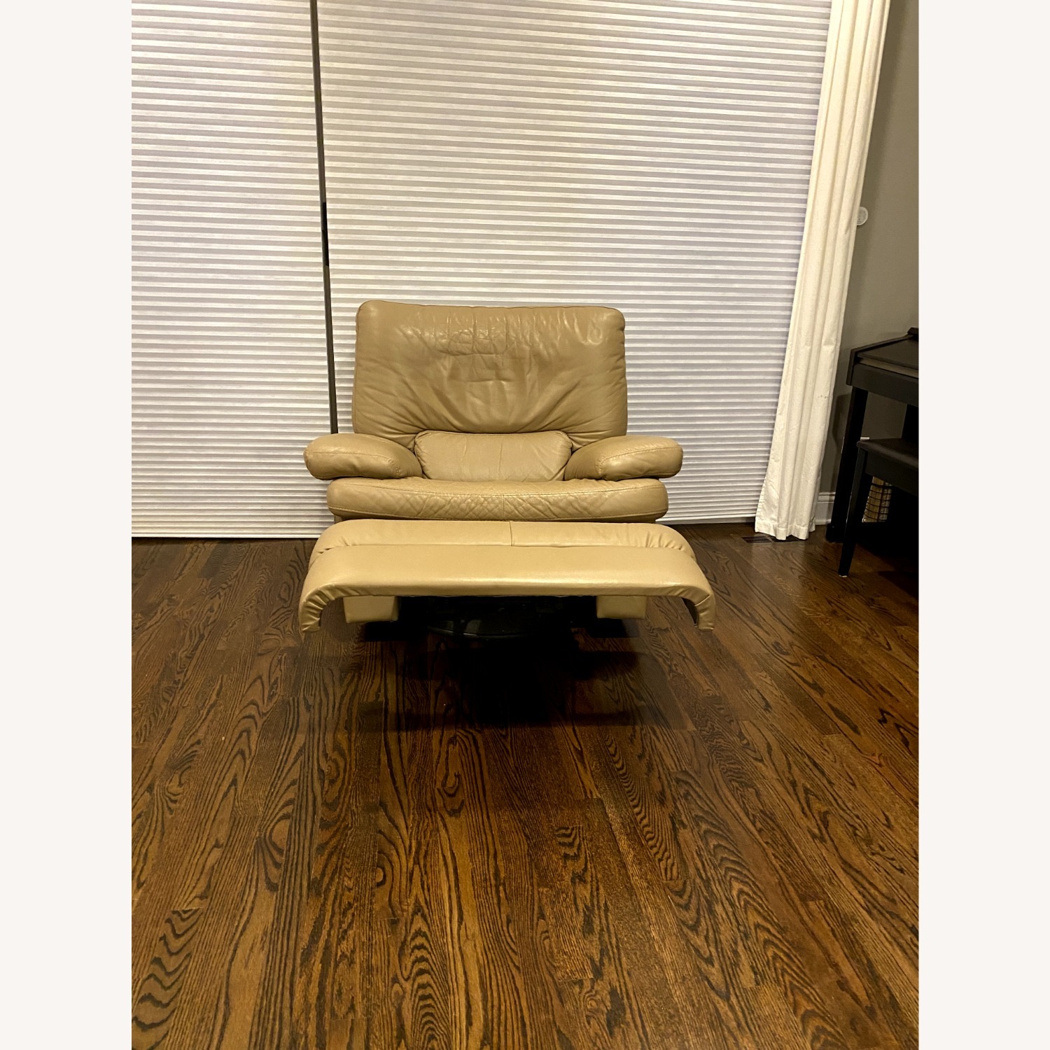 Comfortable Natuzzi Leather Swivel Recliner - image-1