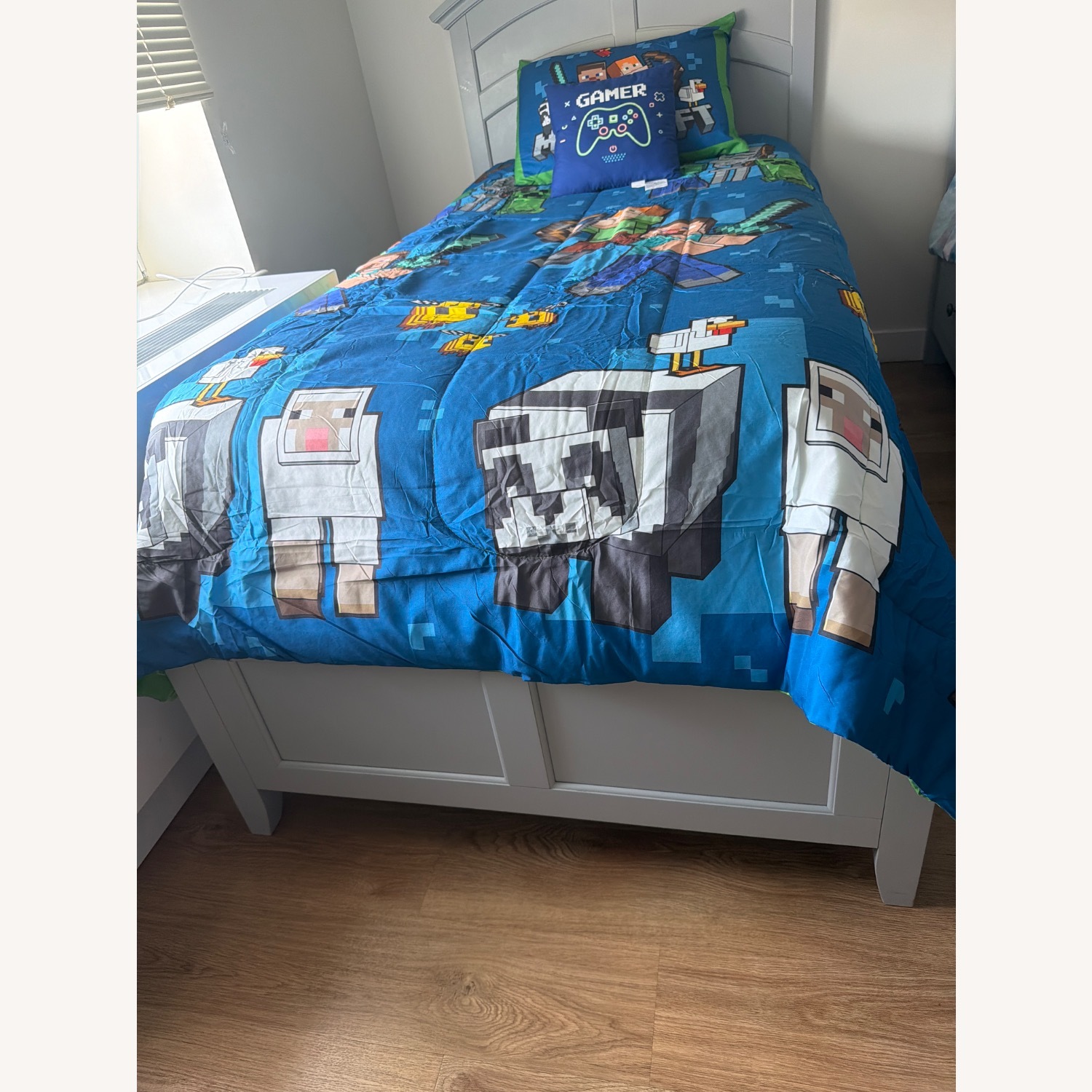 Raymour & Flanigan Kylie Light Gray Twin Bed - image-2