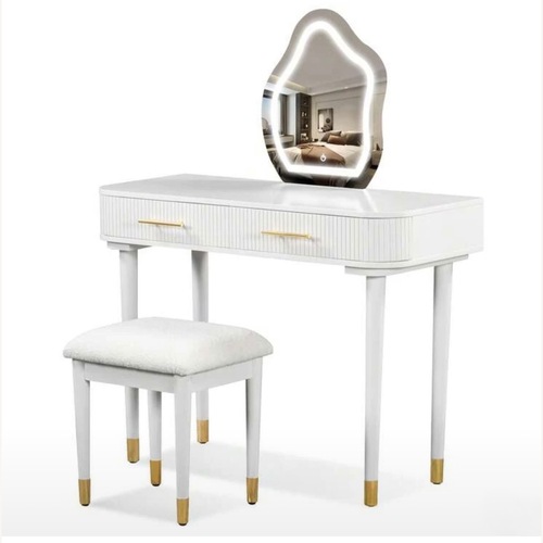 Used Contemporary Desk for sale on AptDeco