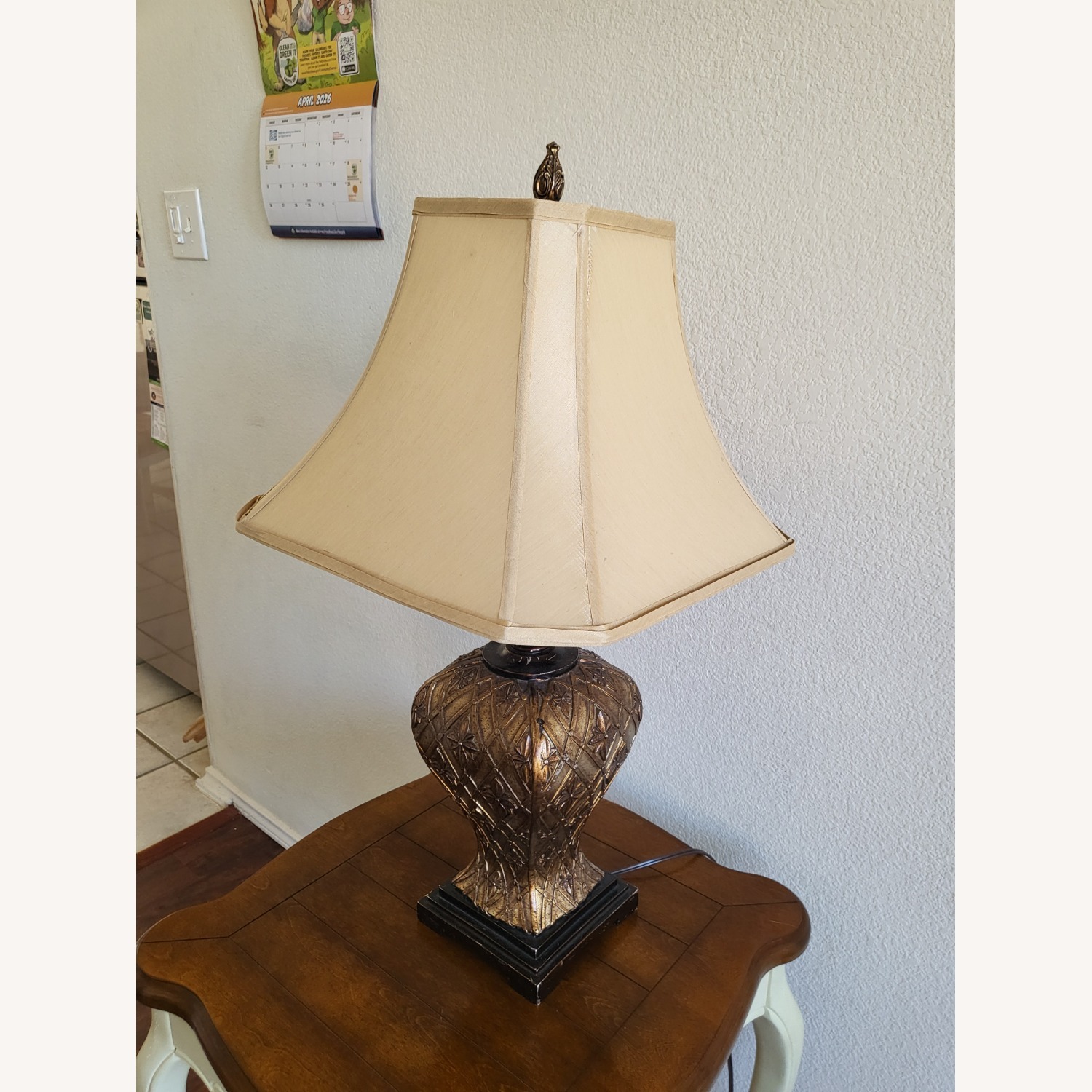 Antique Light Brown Resin Table Lamps -Set of 2 - image-2