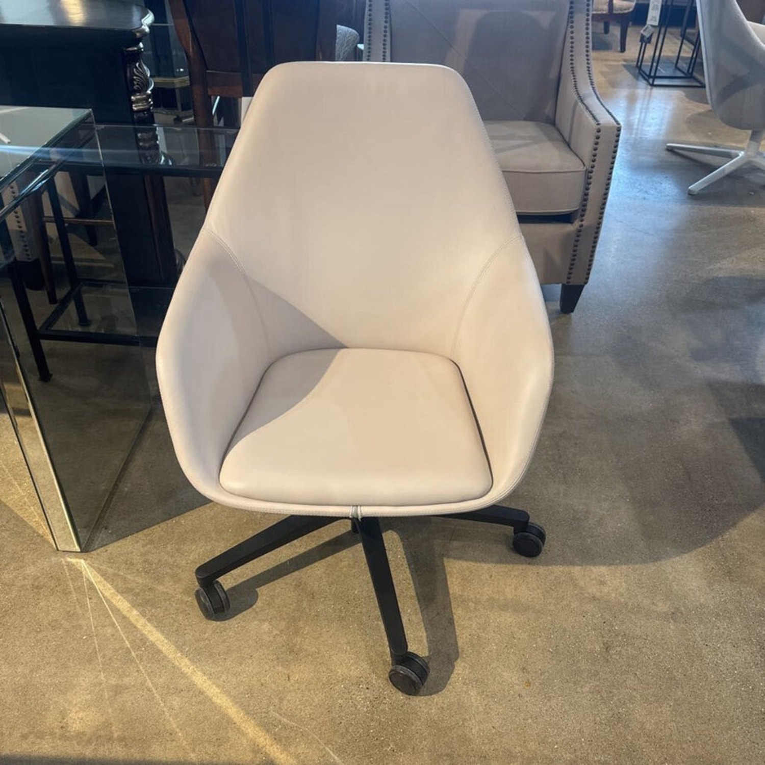 Allermuir Famiglia Leather Office Chair - image-2