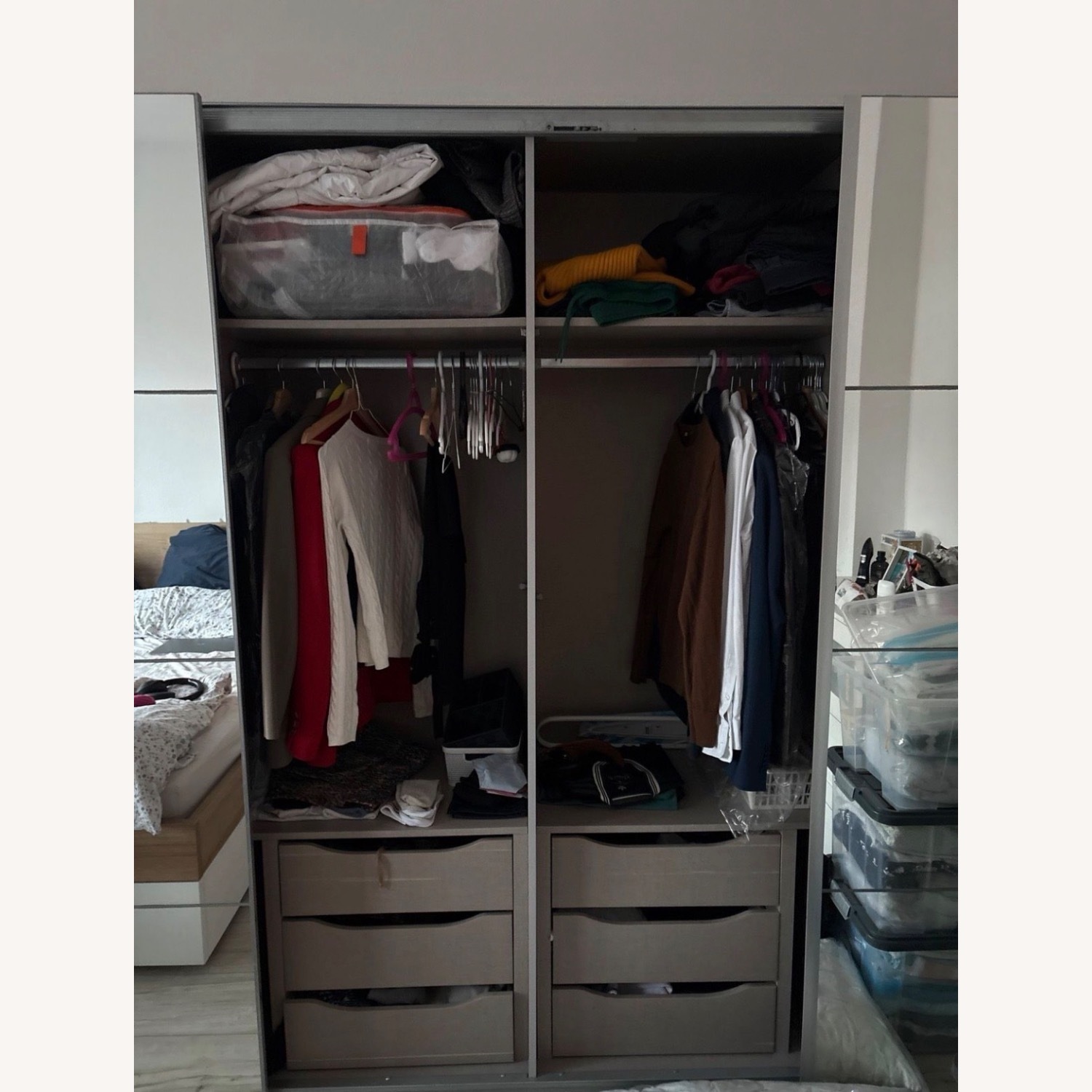 Wardrobe With 4 Sliding Doors and Mirrors - image-1