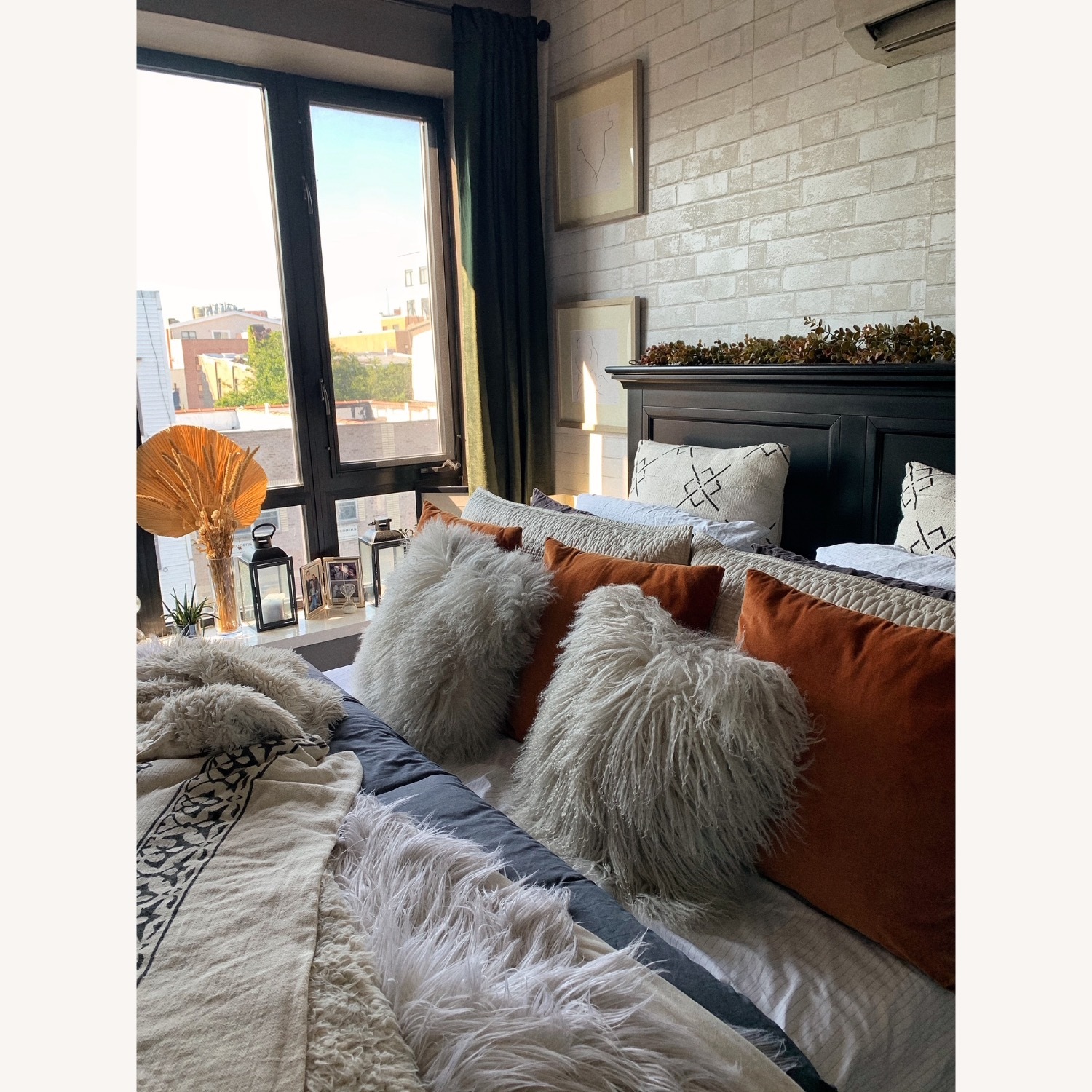 Black Solid Wood Bed  - image-2