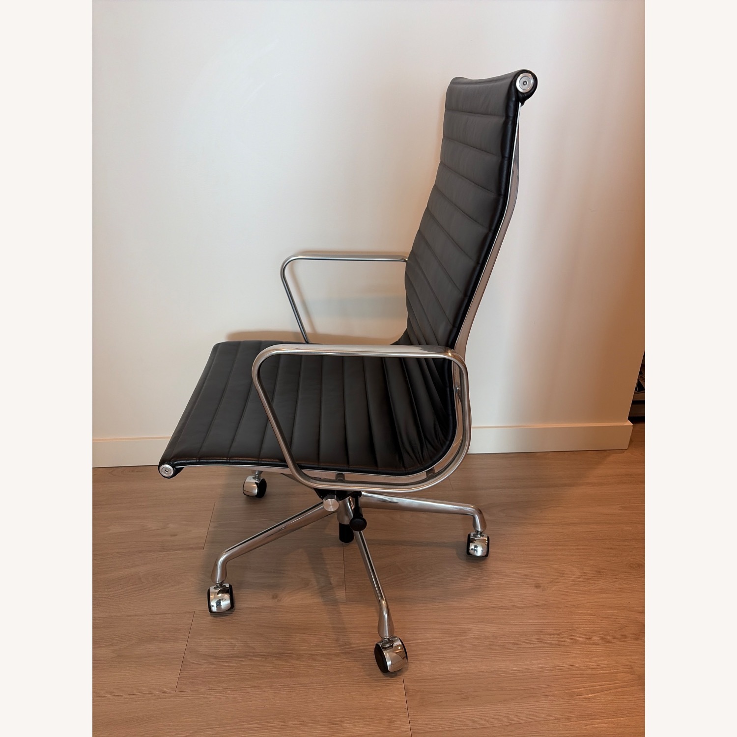 Herman Miller Black Eames Aluminum Leather Office Chair - image-3