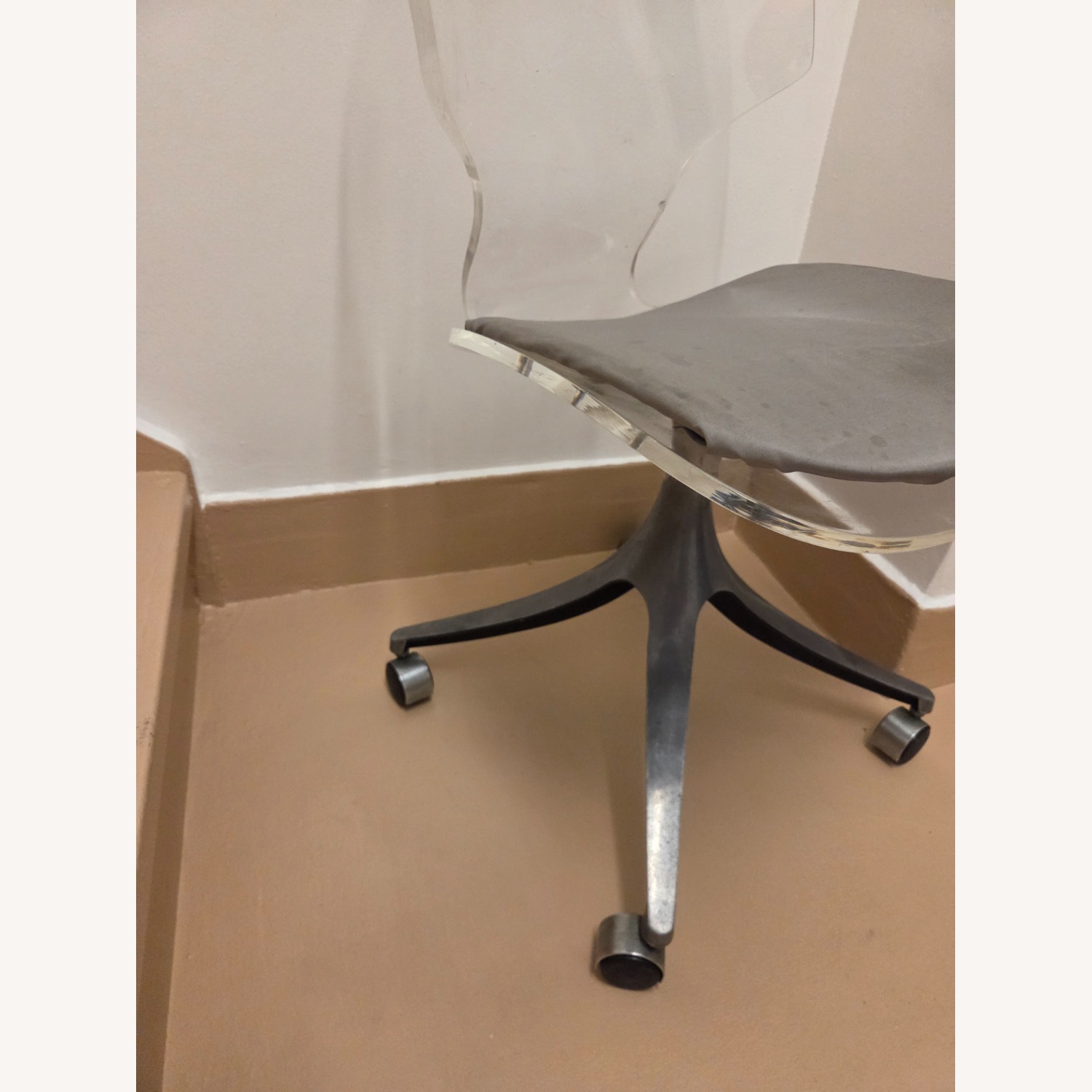 Mid-Century Lucite Desk Chair Hill Manufacturing - image-8