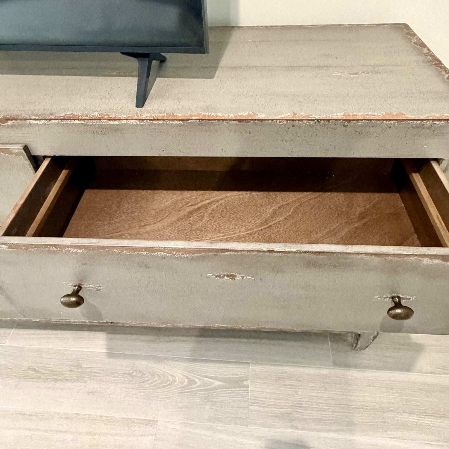 Hooker Furniture Gray Ciao Bella Dresser - image-5