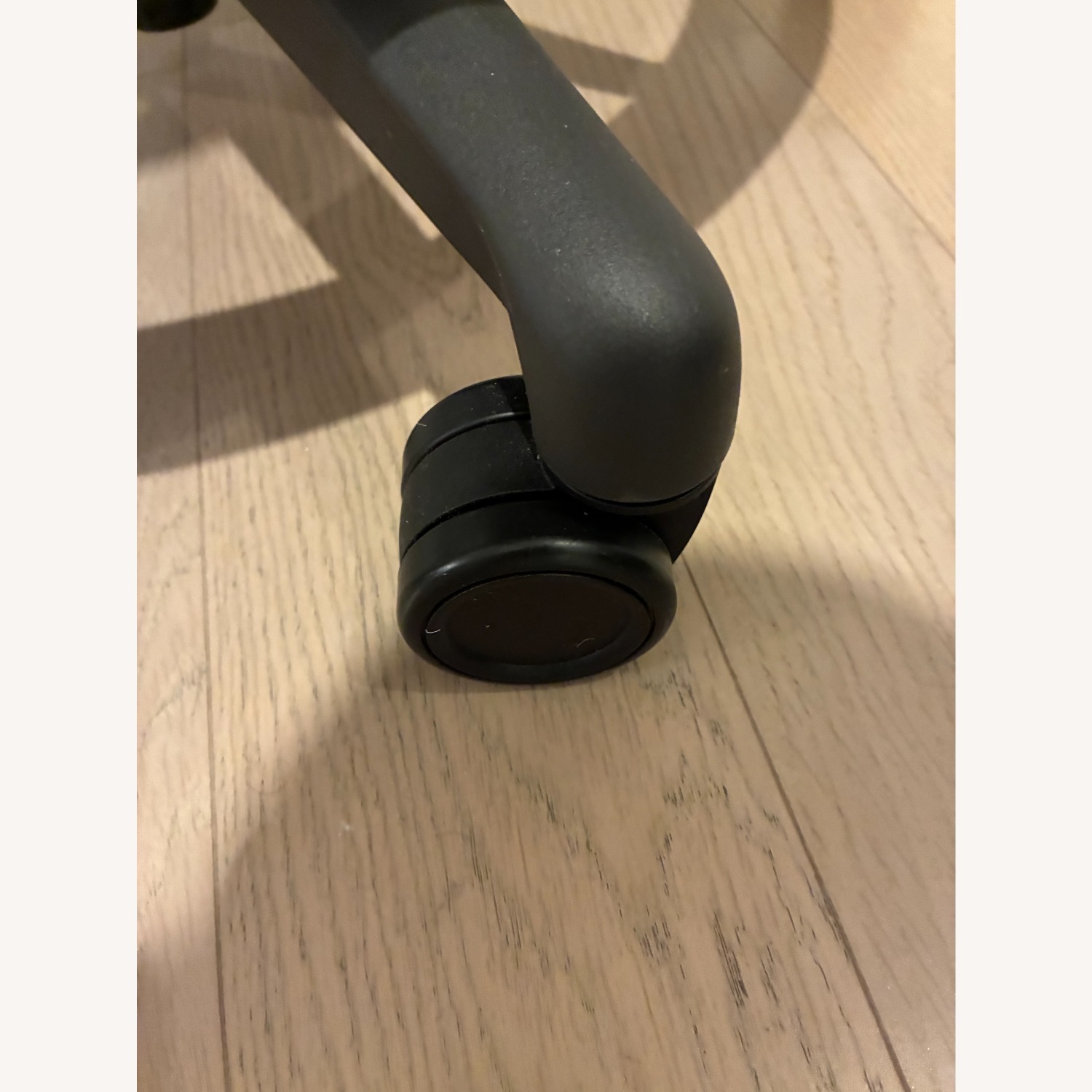 Herman Miller Aeron Stool - image-11