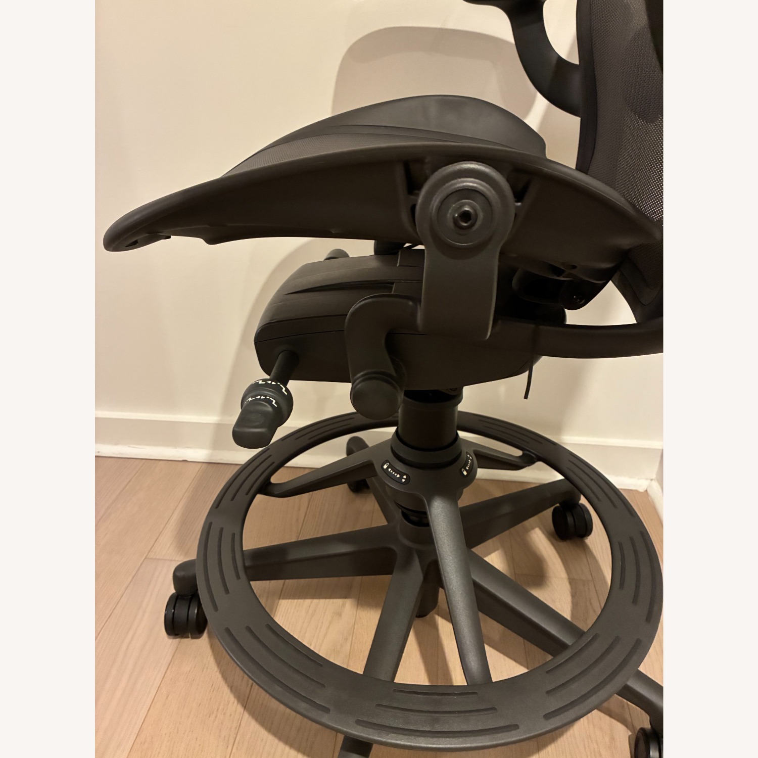 Herman Miller Aeron Stool - image-3