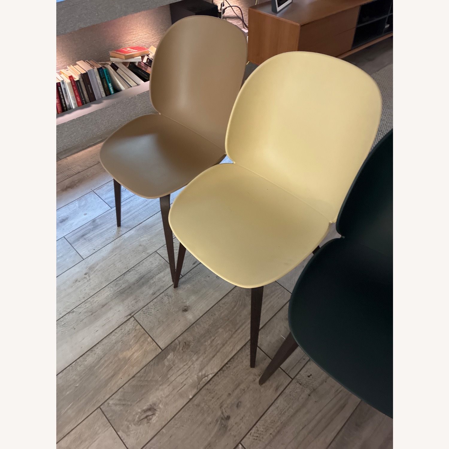 Gubi Beetle Shell Dining Chairs 6x w Smoked Oak - image-5