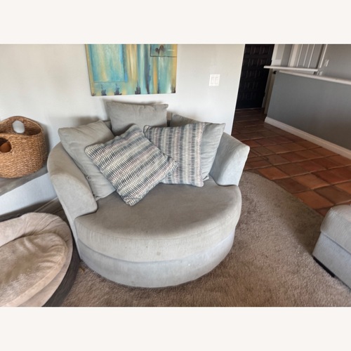 Used Wide 360 Degree Rotating Circle Couch Chair for sale on AptDeco