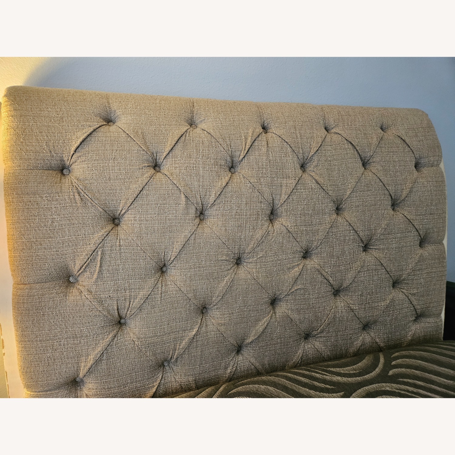 Ashley Realyn Queen Upholstered Sleigh Bed - image-4