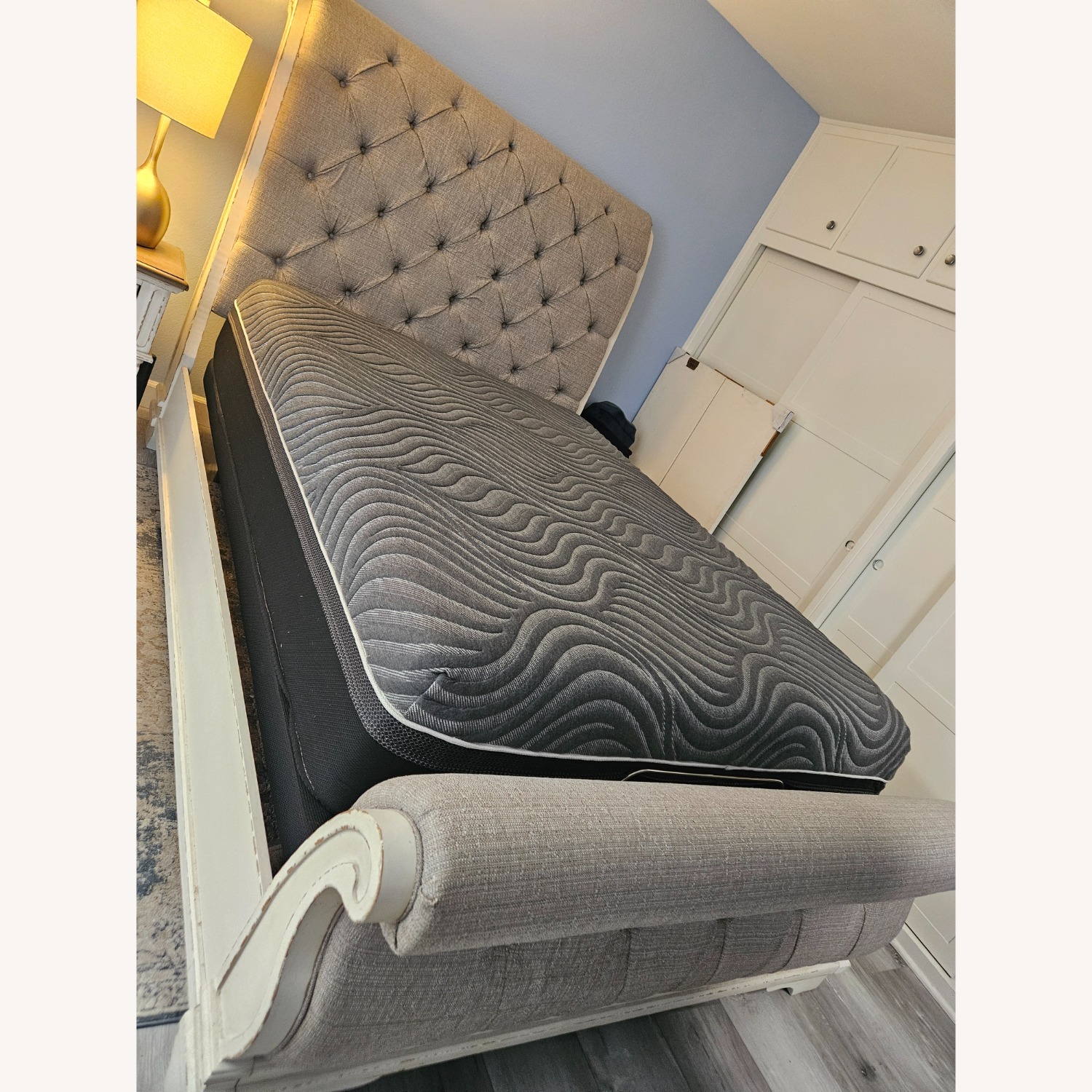 Ashley Realyn Queen Upholstered Sleigh Bed - image-2