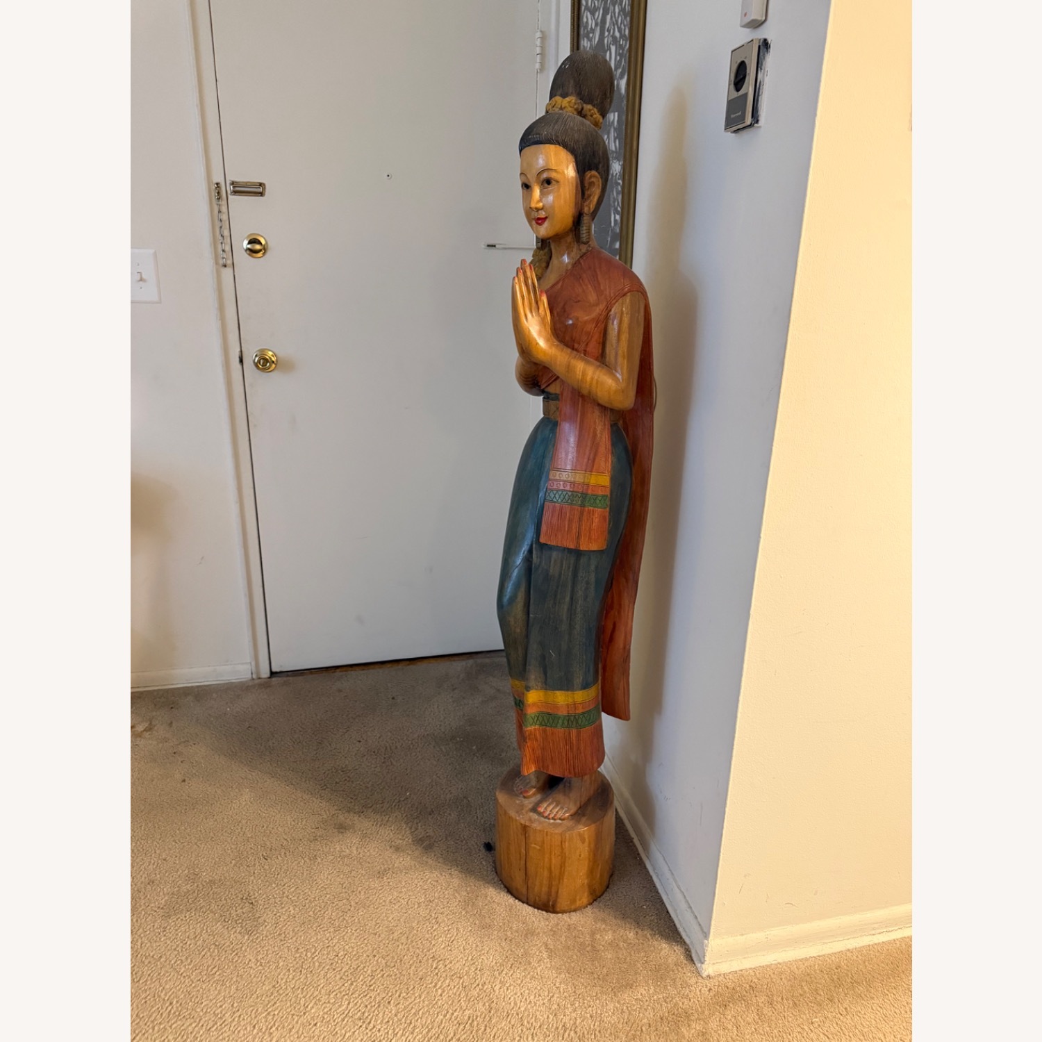 Vintage/Antique Finds Décor - image-2