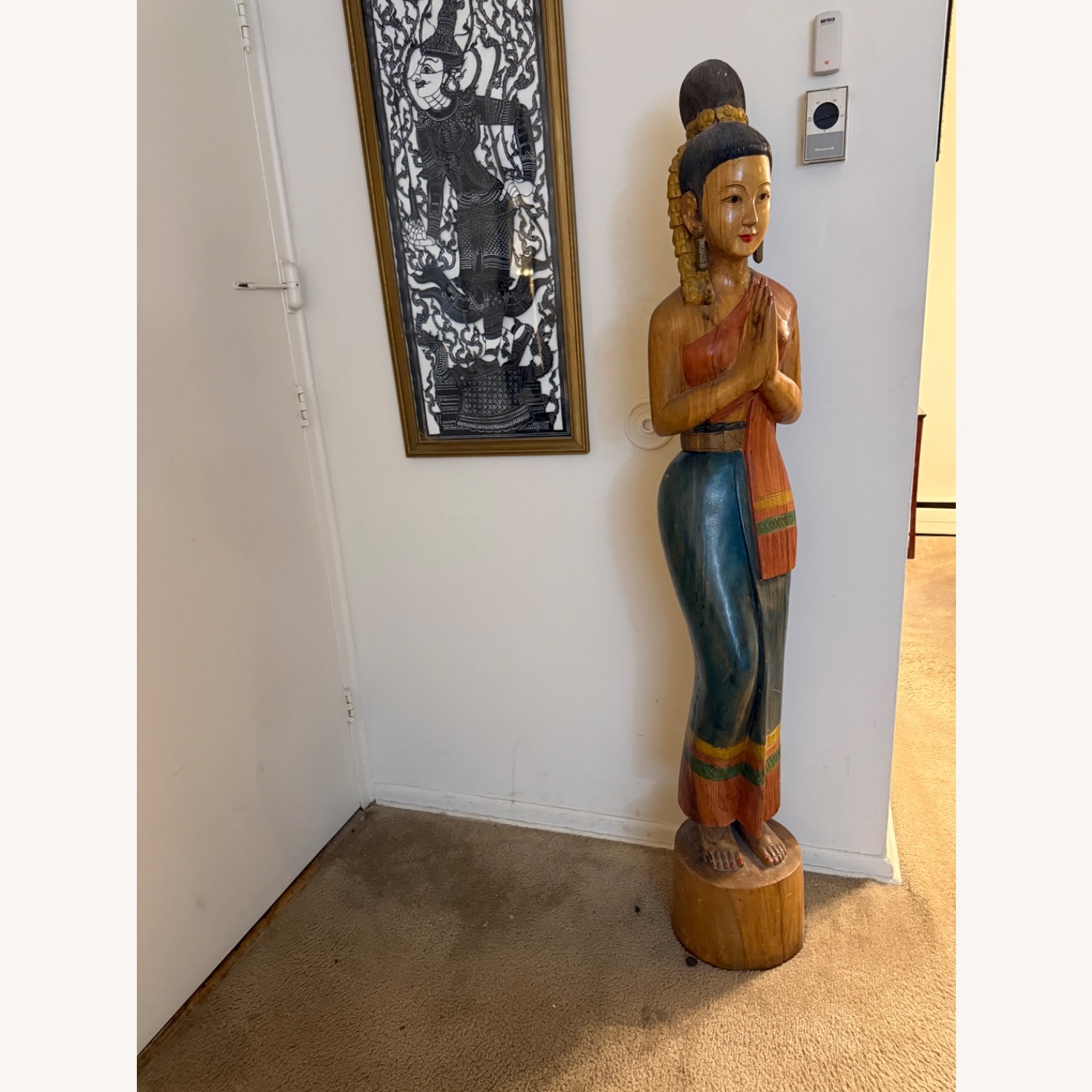 Vintage/Antique Finds Décor - image-1