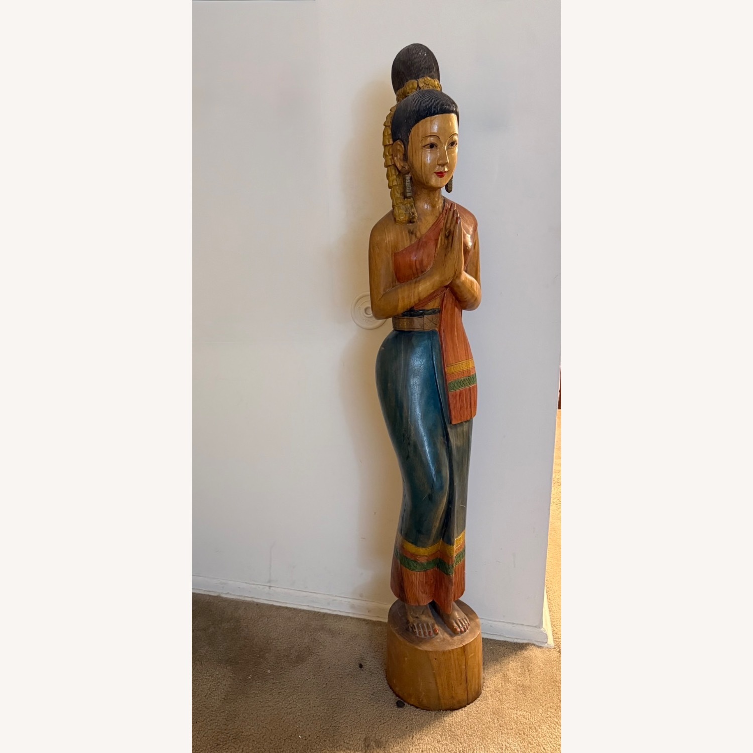 Vintage/Antique Finds Décor - image-3