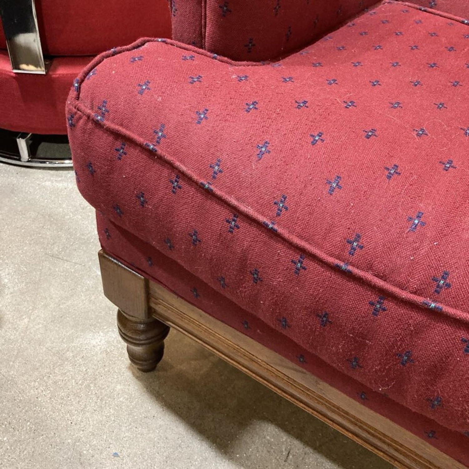 Flexsteel Traditional Upholstered Wingback Chair - image-7