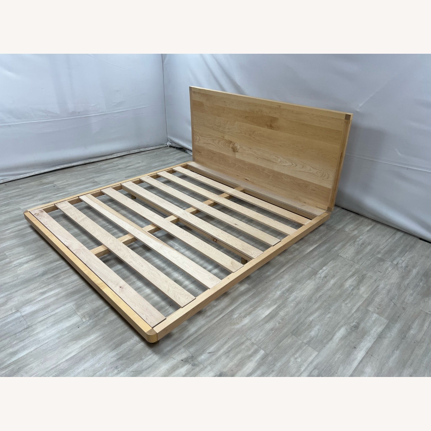 Avocado Green Mattress Malibu Platform King Bed - image-2