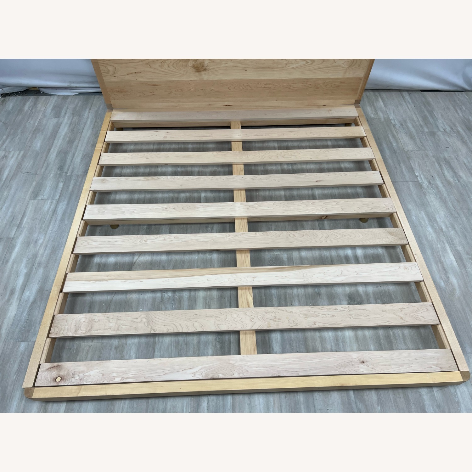 Avocado Green Mattress Malibu Platform King Bed - image-4