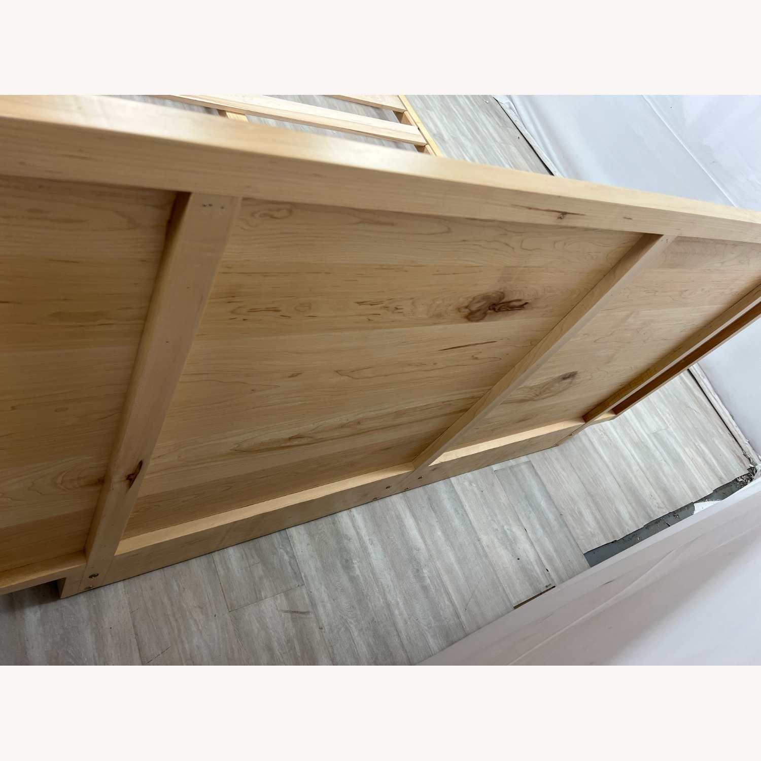 Avocado Green Mattress Malibu Platform King Bed - image-6