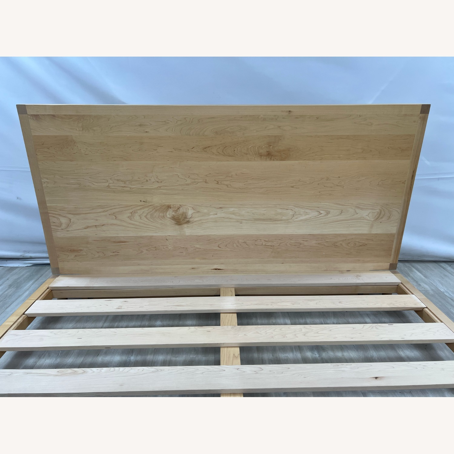 Avocado Green Mattress Malibu Platform King Bed - image-5