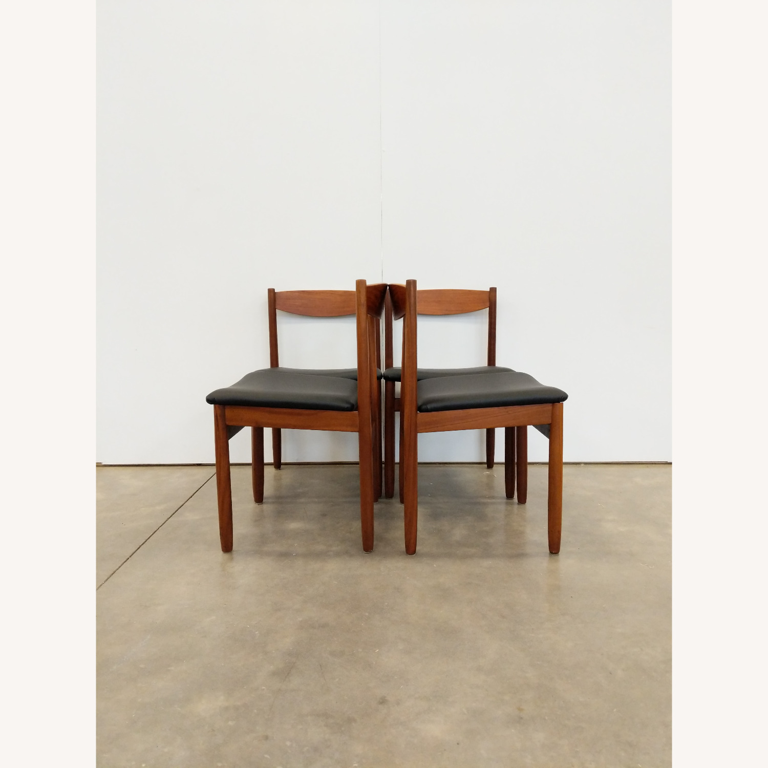 Set of 4 Vintage Mid Century Modern Dining Chairs - image-4