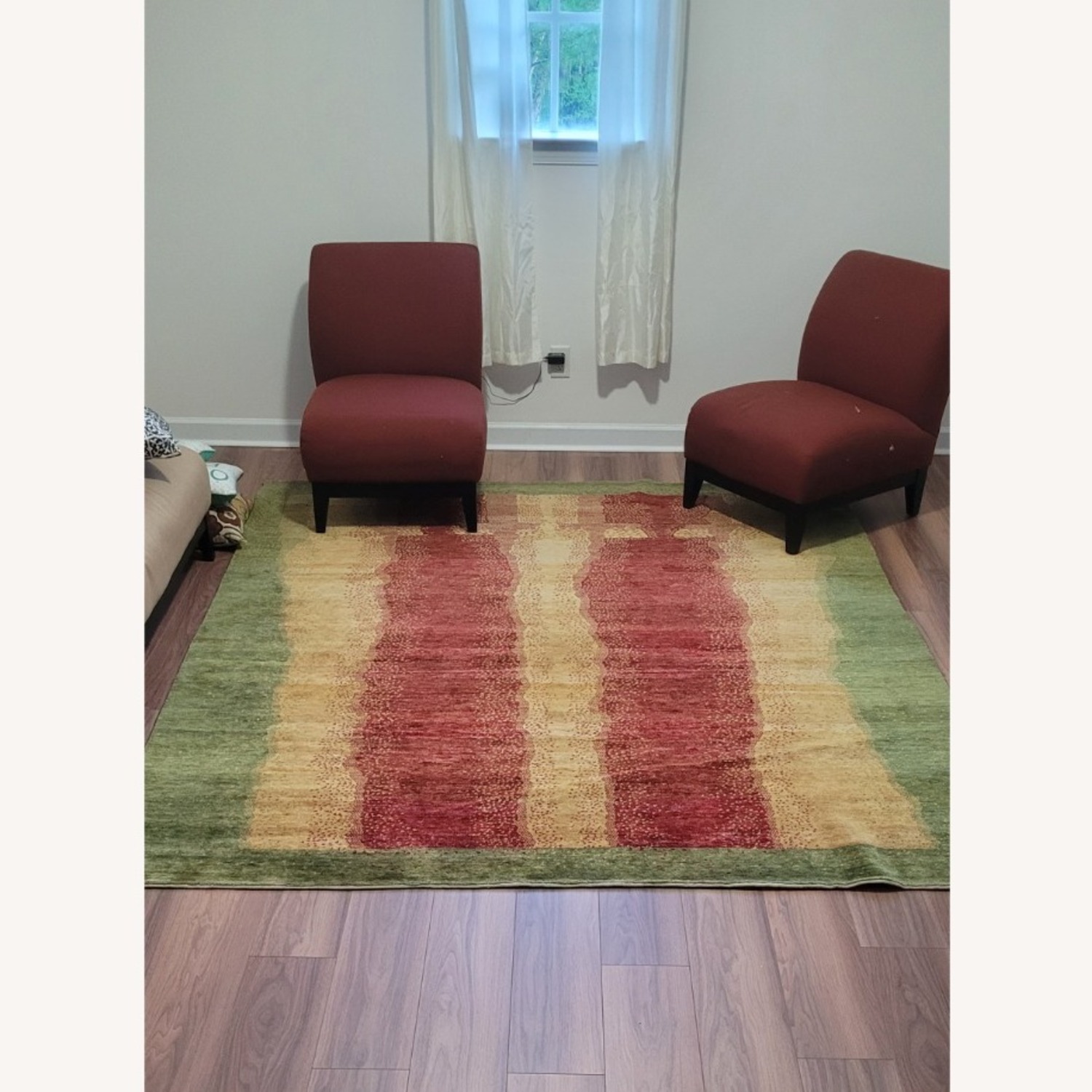 Contemporary 8x10 Area Rug – Clean & Pet-Free - image-2