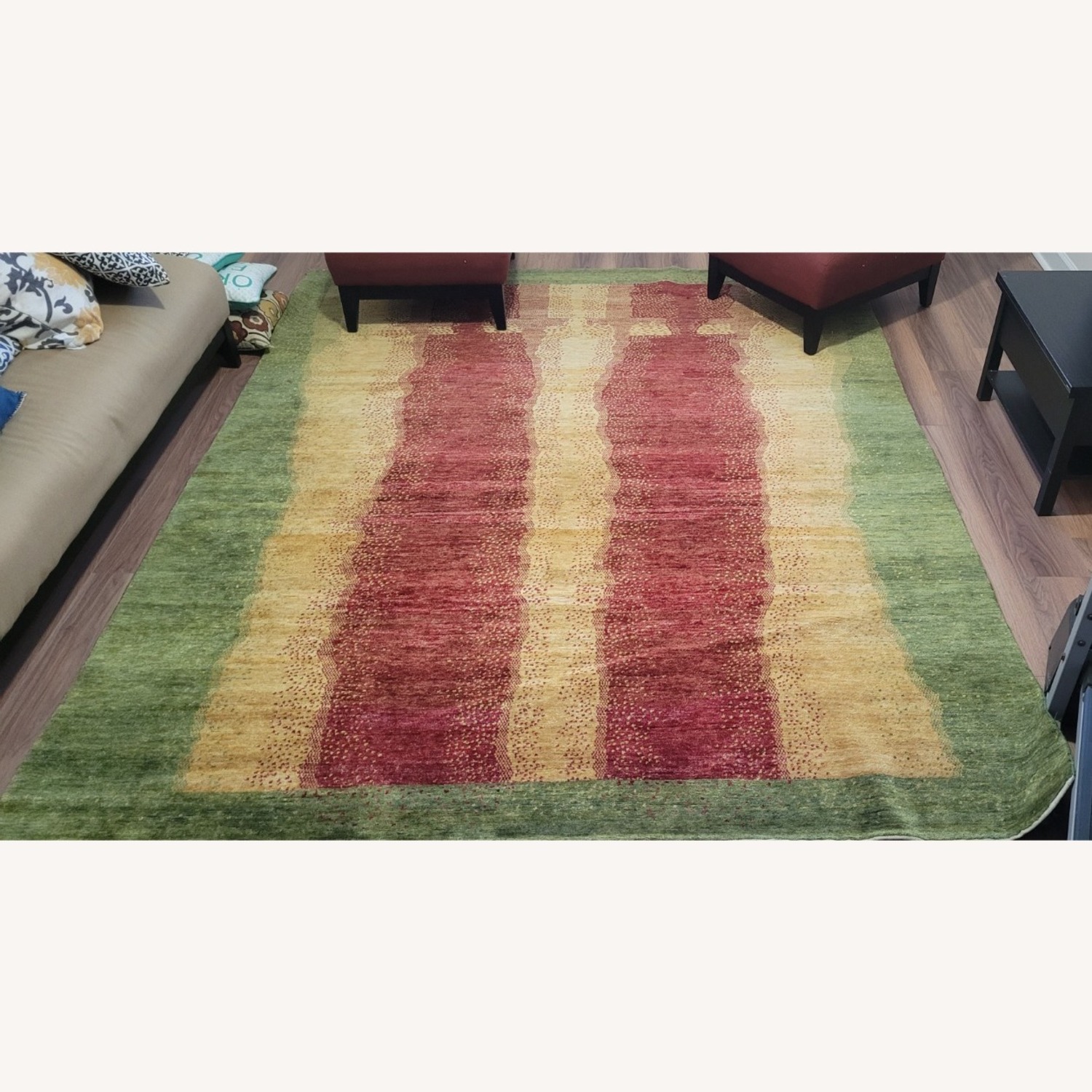 Contemporary 8x10 Area Rug – Clean & Pet-Free - image-3