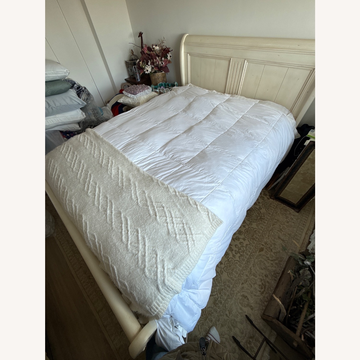 Solid Wood Queen Sleigh Bed - image-2