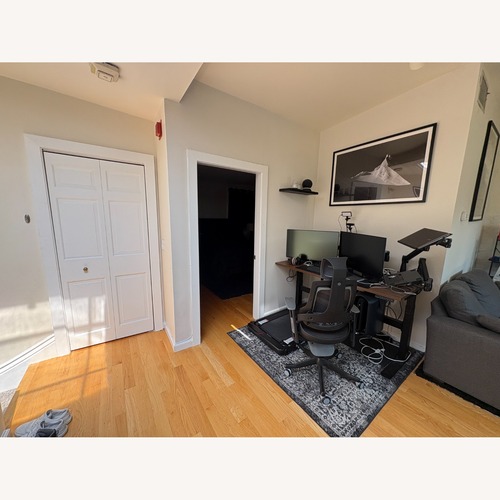 Used UPLIFT V2 Standing Desk  for sale on AptDeco