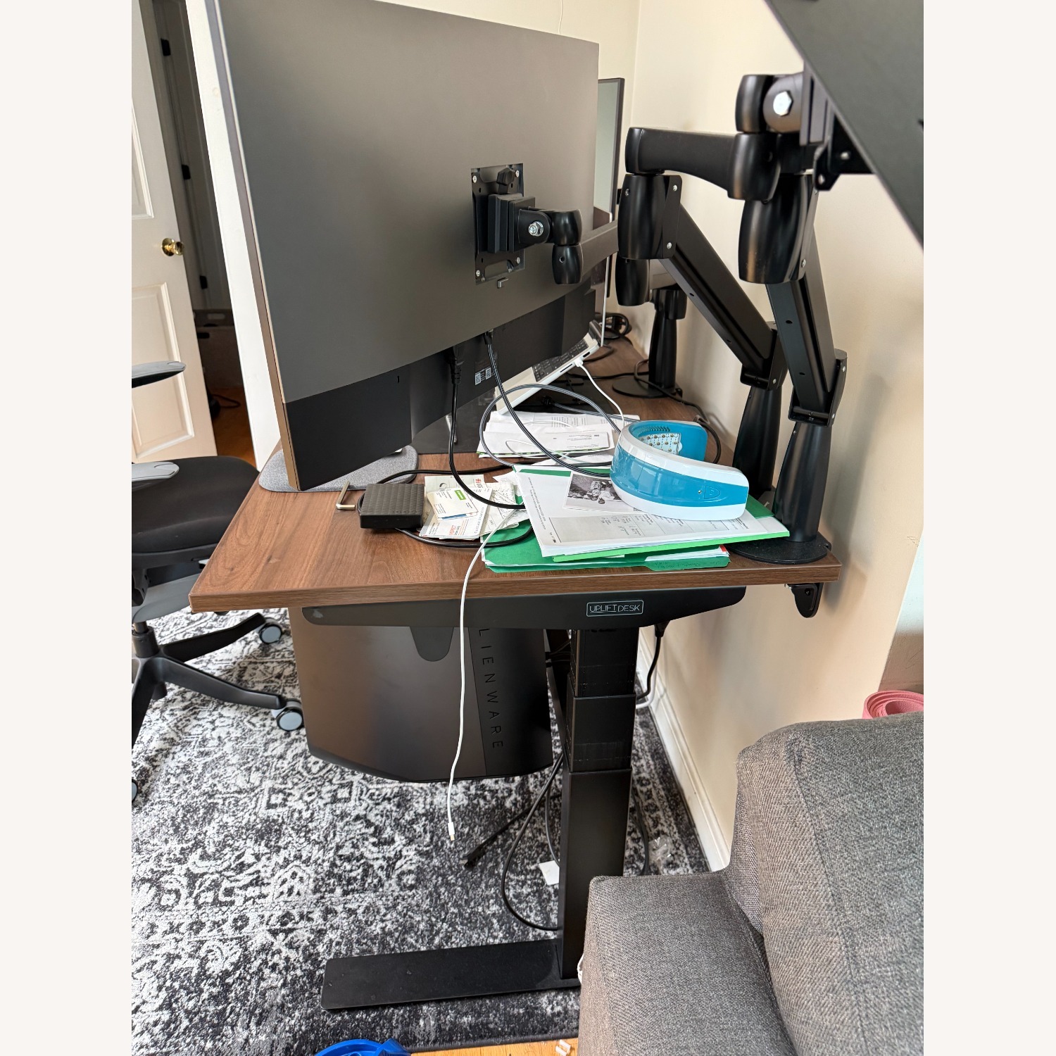 UPLIFT V2 Standing Desk  - image-3