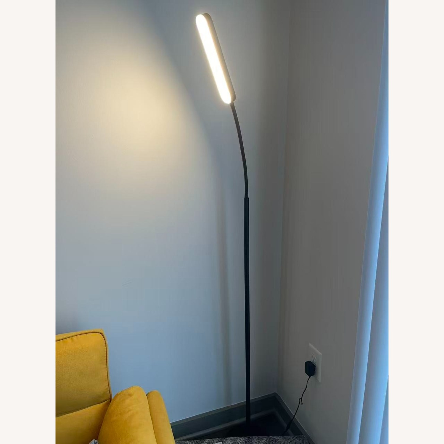 LED Floor Lamp w Reading Mode - image-3
