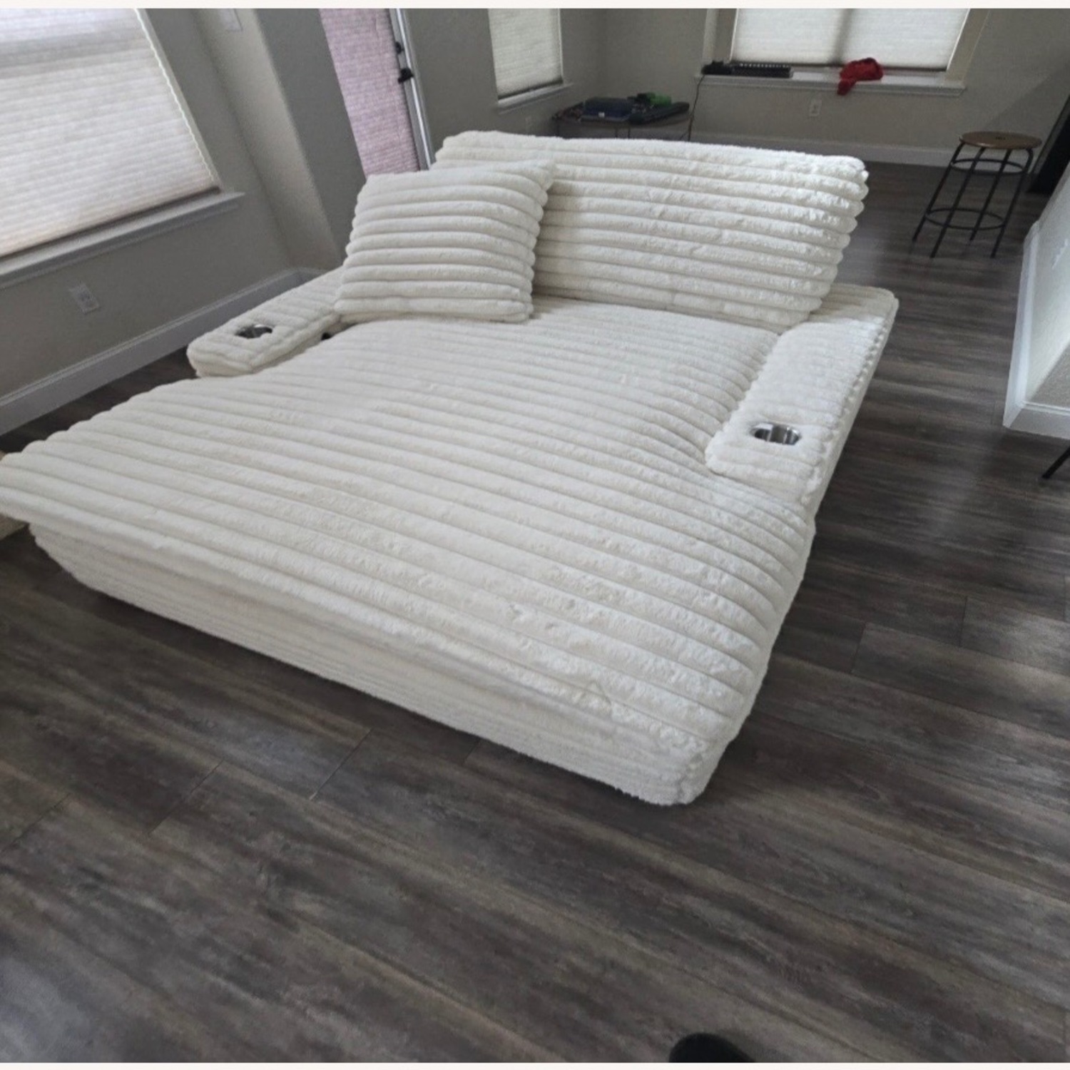 Serenity White 3+ Piece Sectional - image-5