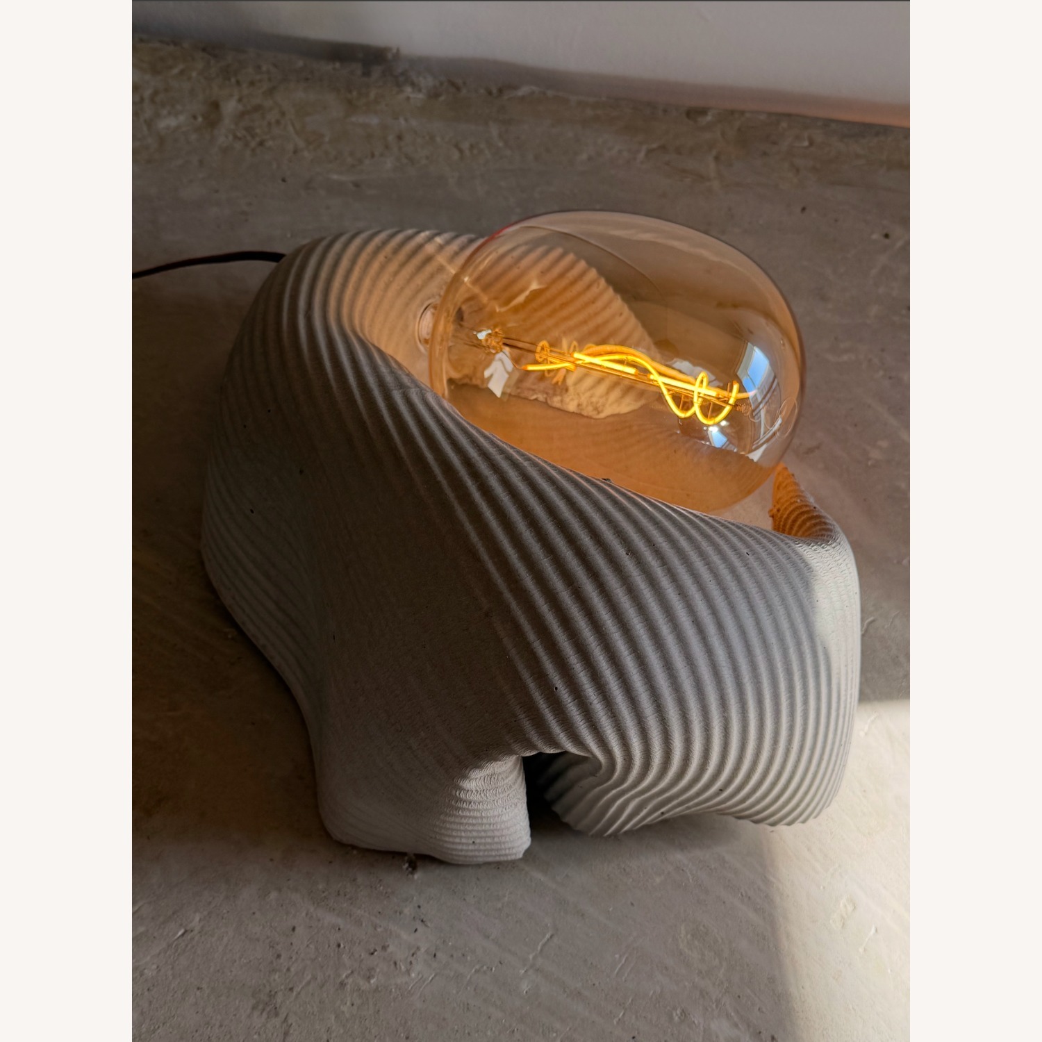 Sculptural Concrete Lamp by Mennheim - image-9