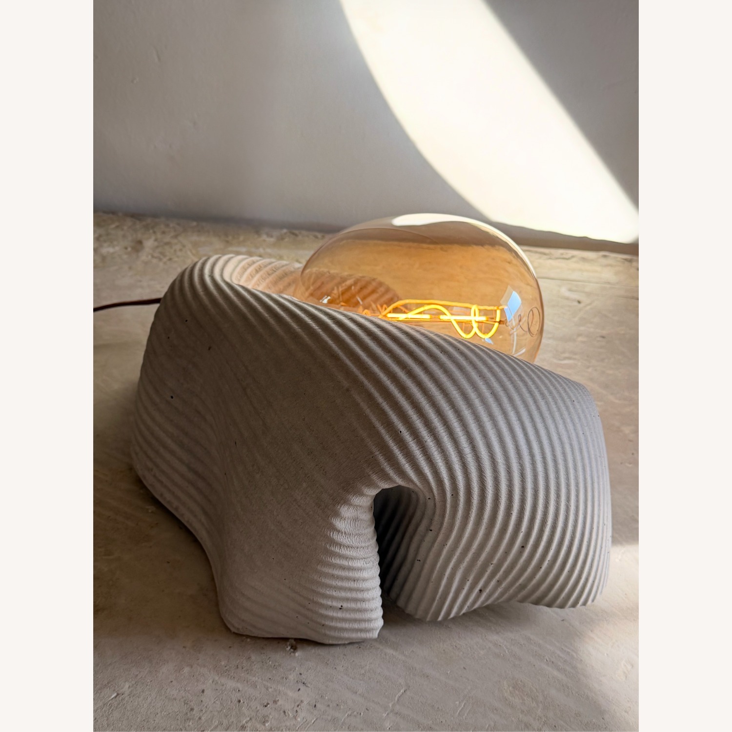 Sculptural Concrete Lamp by Mennheim - image-10