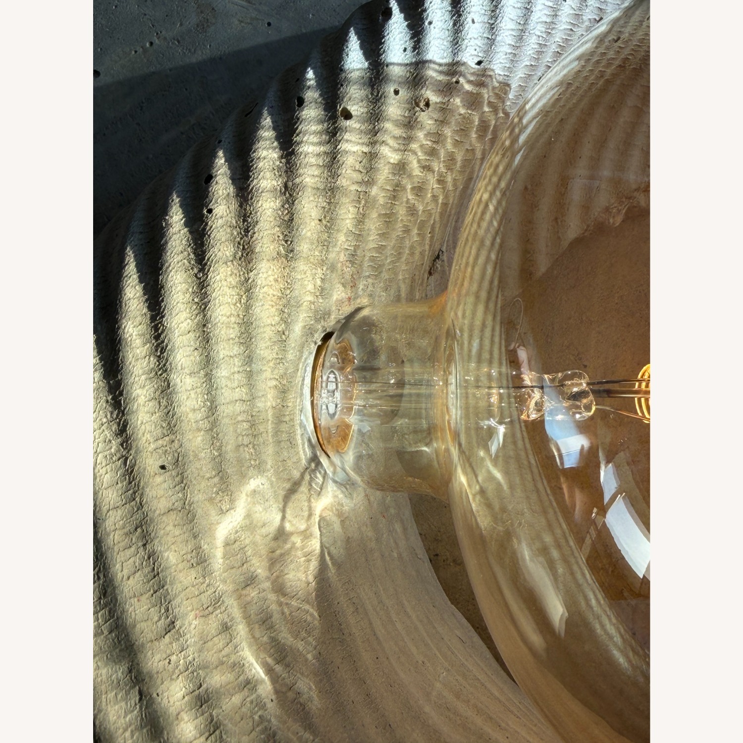 Sculptural Concrete Lamp by Mennheim - image-2