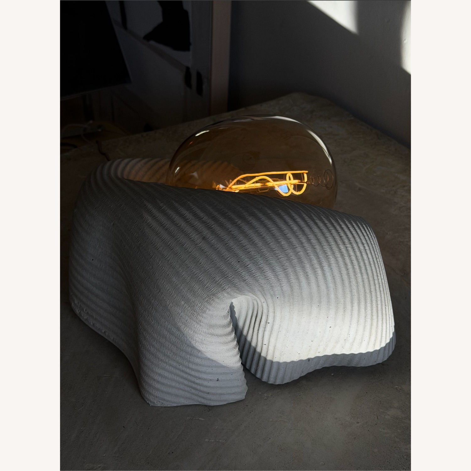 Sculptural Concrete Lamp by Mennheim - image-5