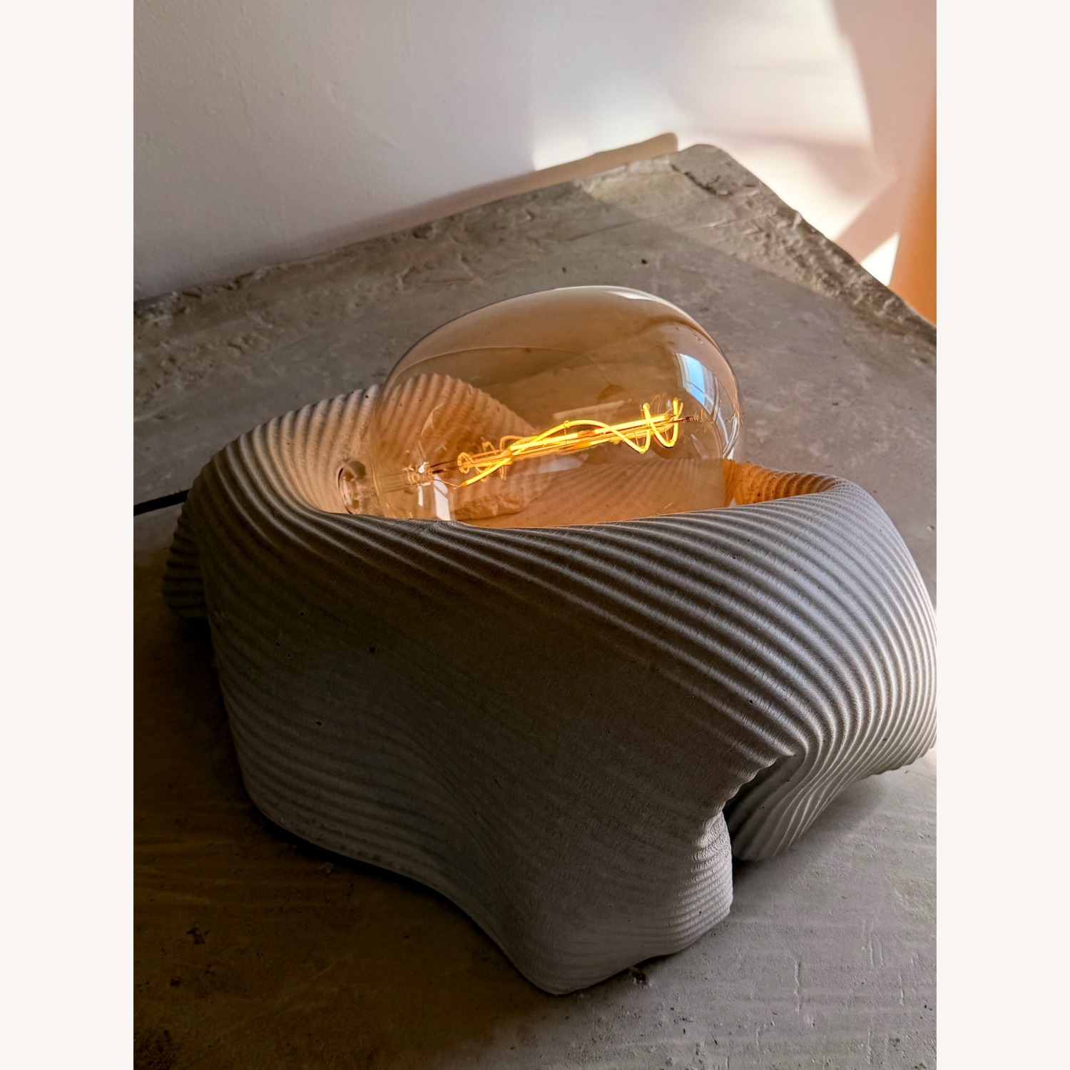 Sculptural Concrete Lamp by Mennheim - image-7