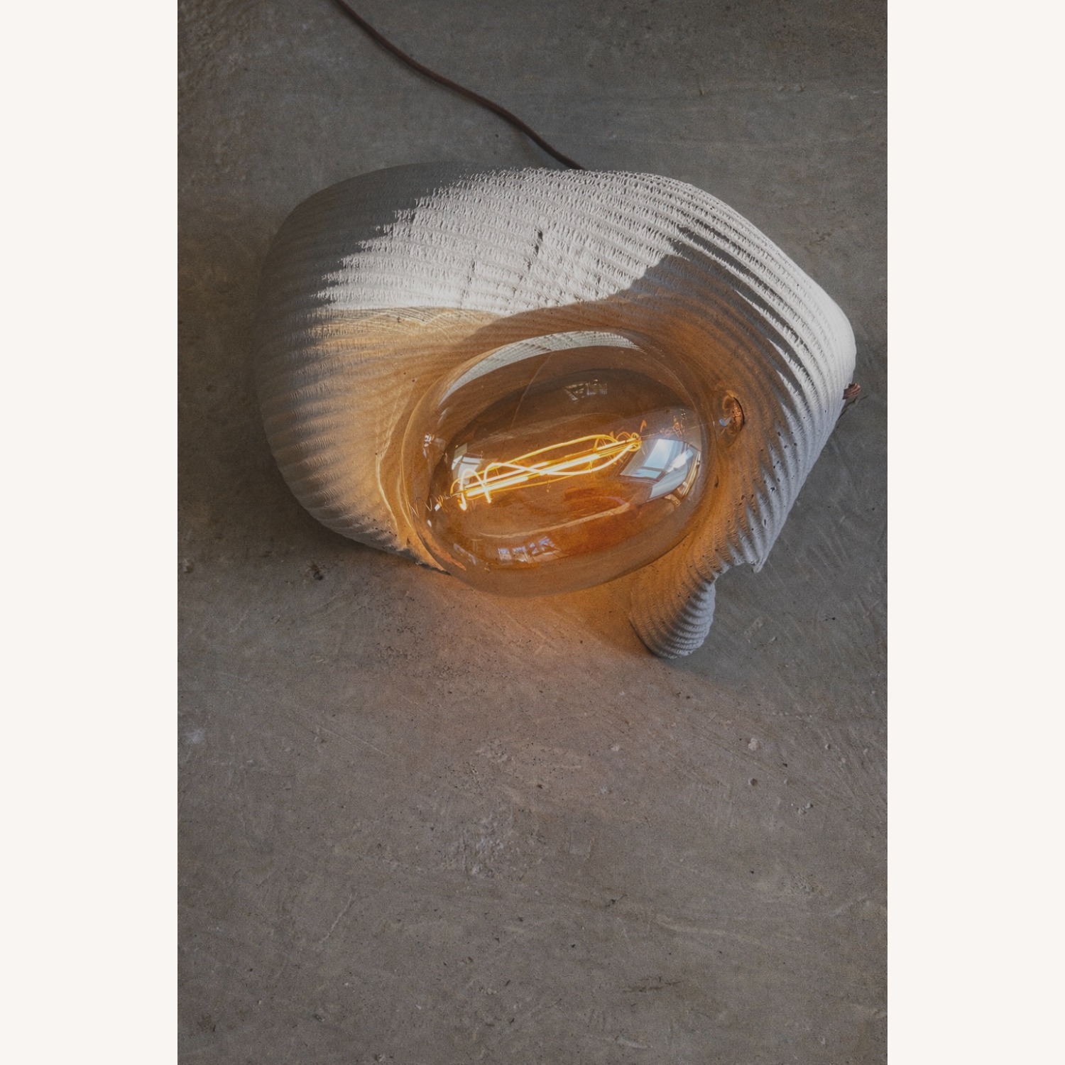 Sculptural Concrete Lamp by Mennheim - image-4